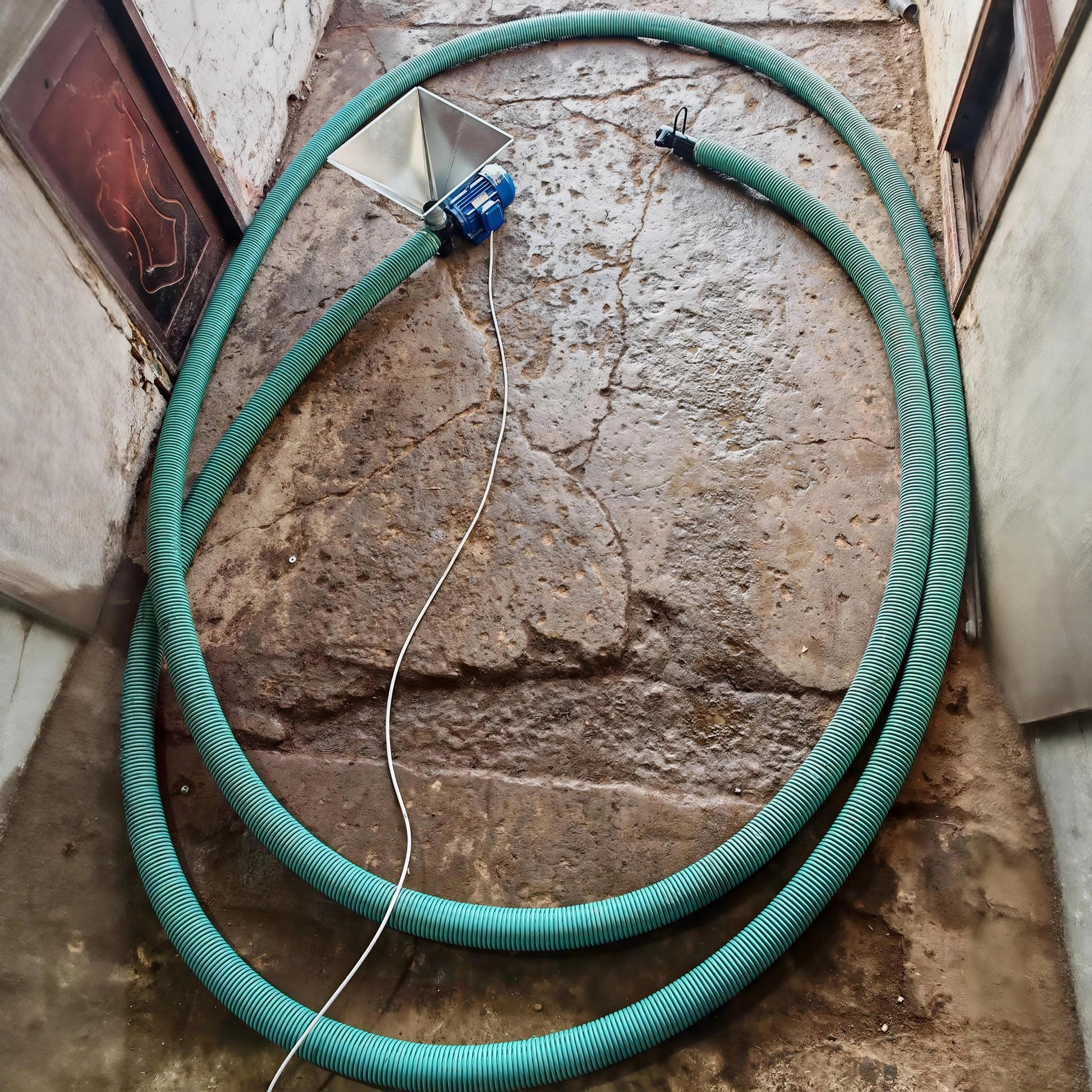 Convoyeur à vis flexible 380V - Modèle avec trémie - Transport de matériaux lourds