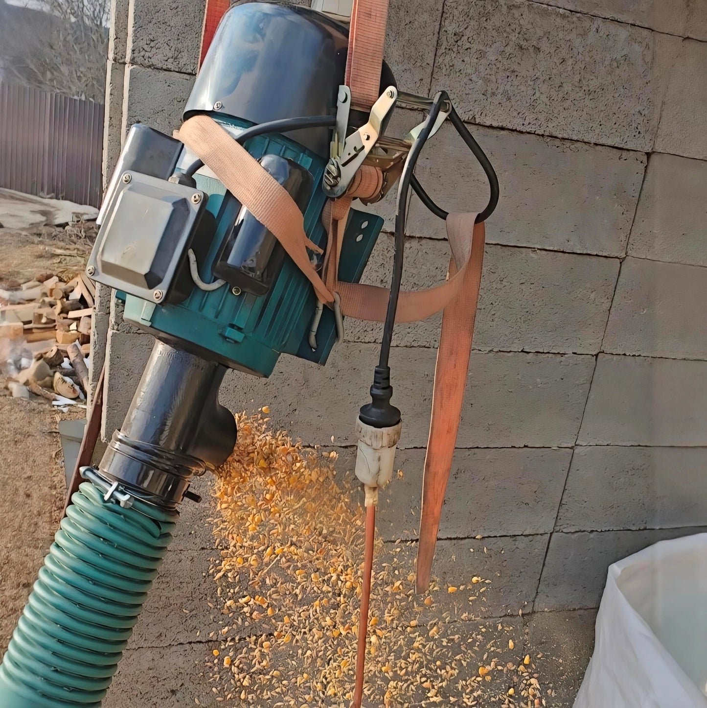 Convoyeur à vis flexible avec moteur 220V - Pour céréales, pellets, plastique