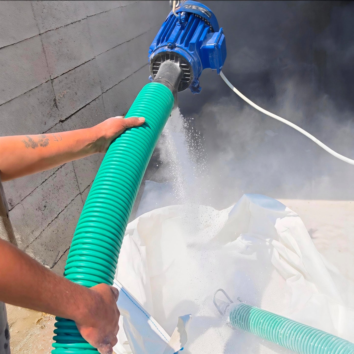 Convoyeur à vis flexible - Moteur 380V - Usage industriel - Céréales, sable, sciure