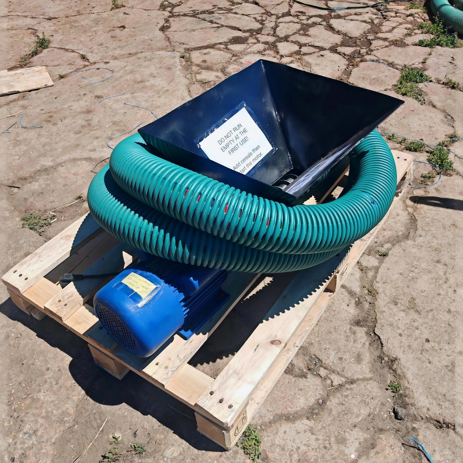 Convoyeur à vis flexible 220V avec trémie - Pour céréales, granulés, et poudres légères