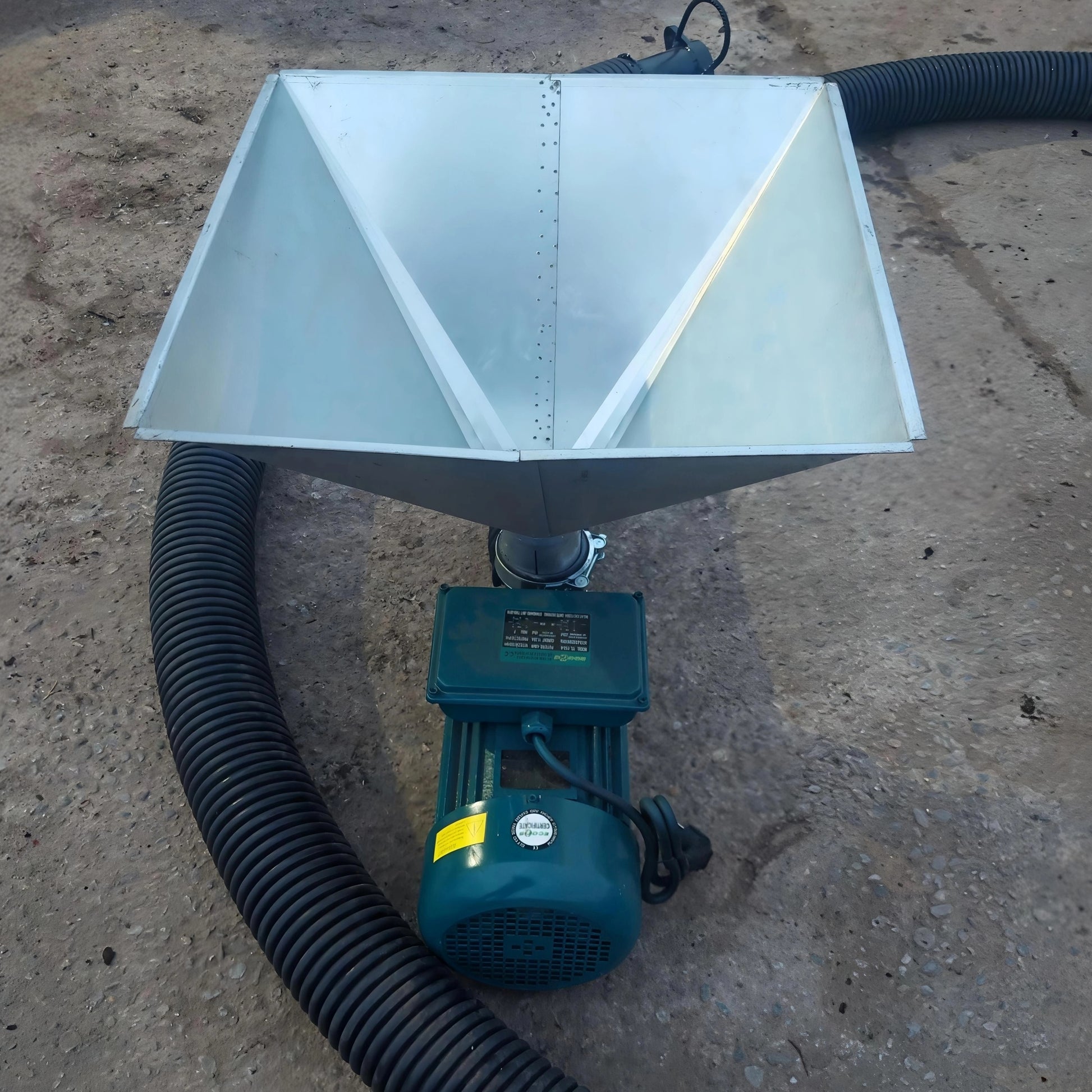 Convoyeur à vis flexible 220V avec trémie - Pour céréales, granulés, et poudres légères